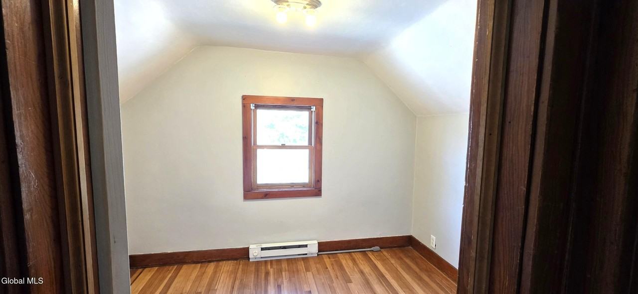 93 Cherry Ave - Photo 5 of 20