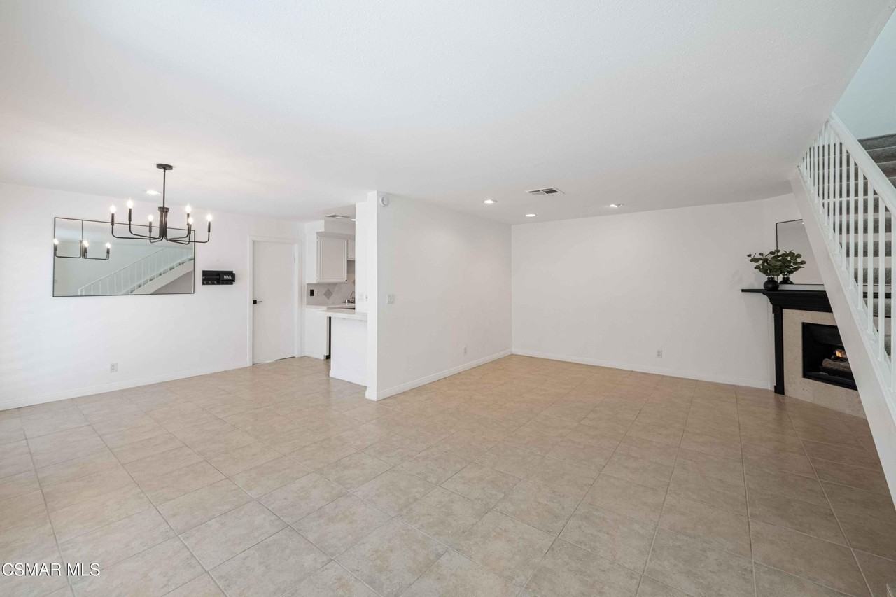 3623 Summershore Ln - Photo 2 of 41