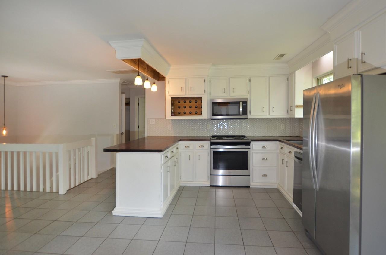6374 Maxville Rd - Photo 5 of 25