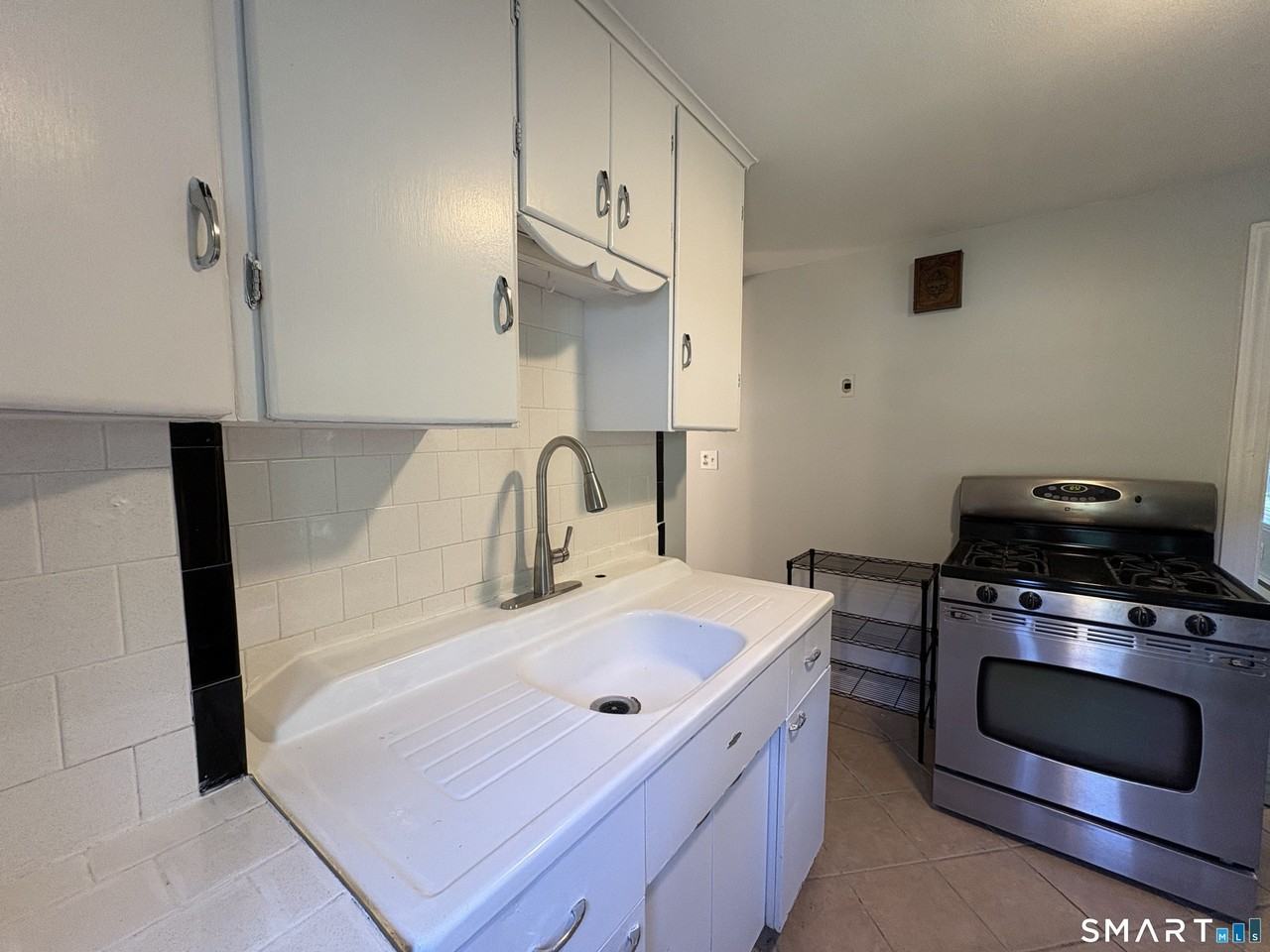 220 School St - Photo 7 of 19