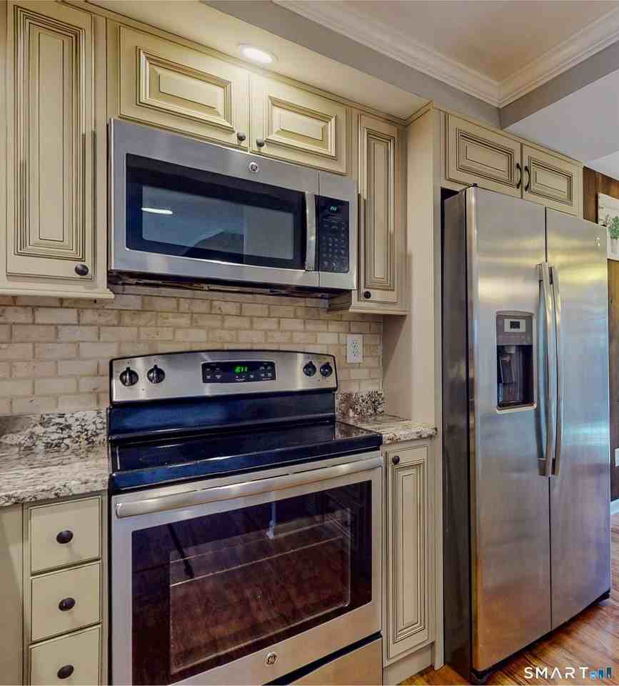 54 Clubhouse Dr #54 - Photo 2 of 20