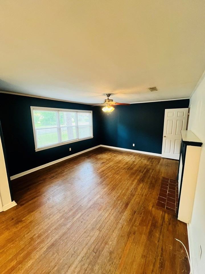 1101 Woodland Dr - Photo 3 of 11