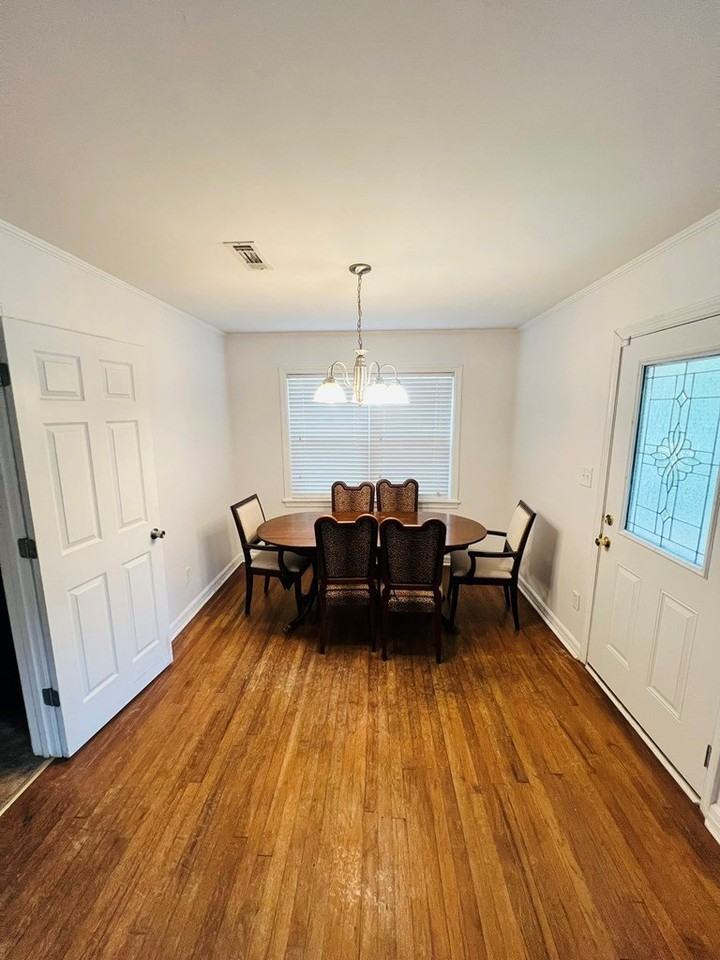 1101 Woodland Dr - Photo 4 of 11
