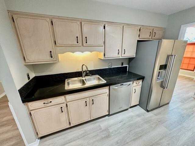 519 E Timberlake Dr - Photo 7 of 30