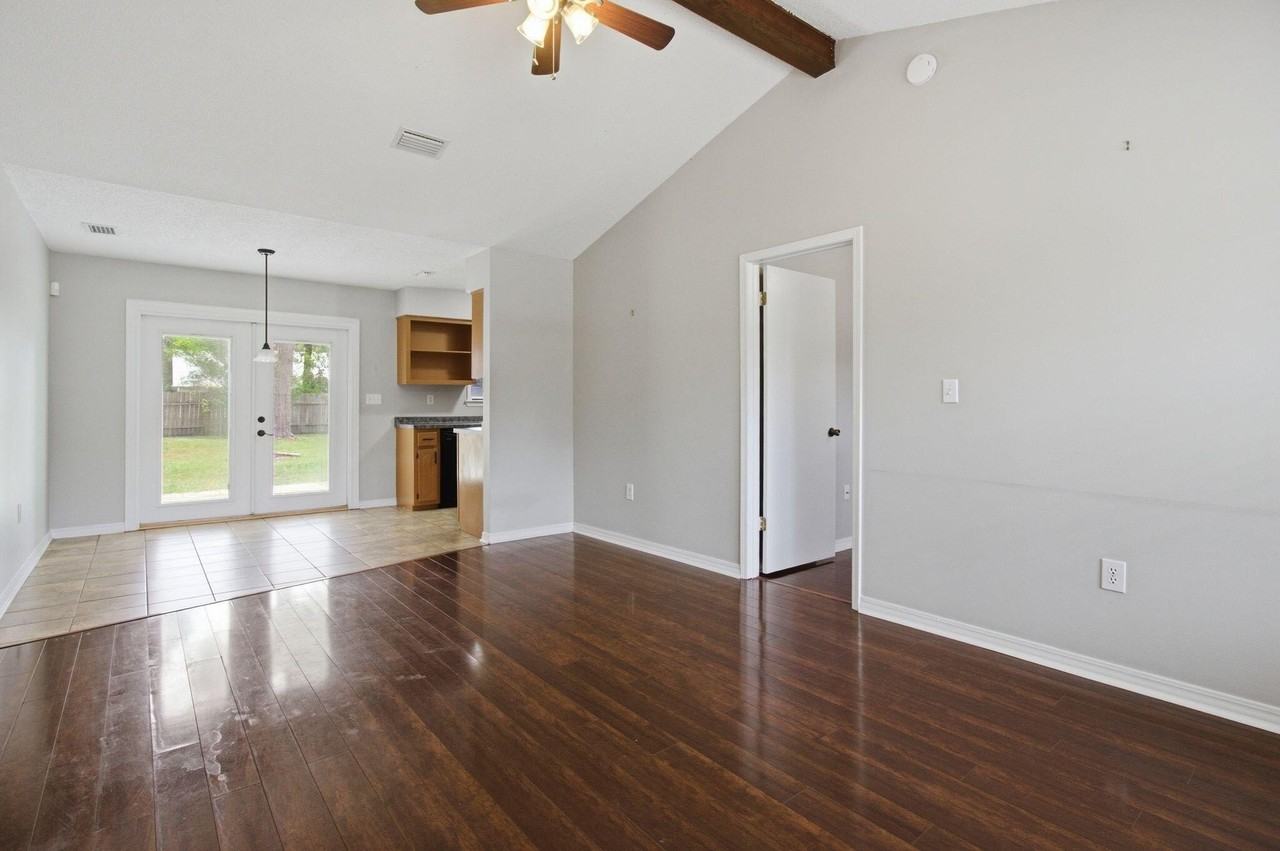359 John King Rd - Photo 3 of 33