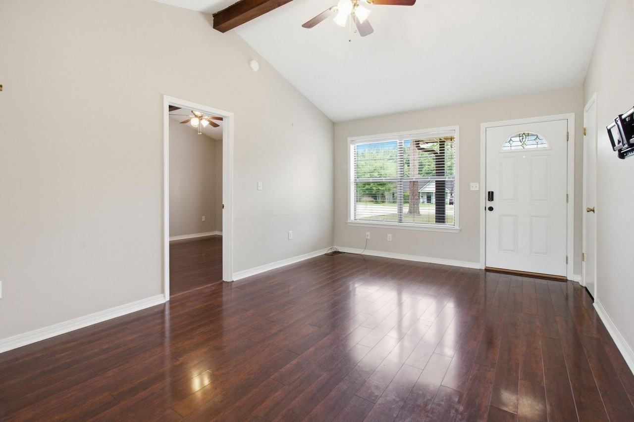 359 John King Rd - Photo 7 of 33