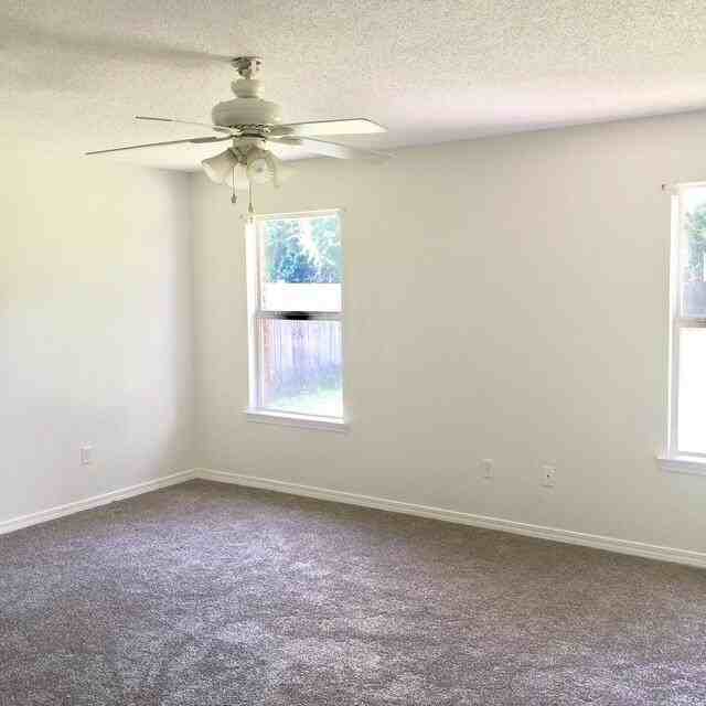 4266 Lancaster Dr - Photo 6 of 9