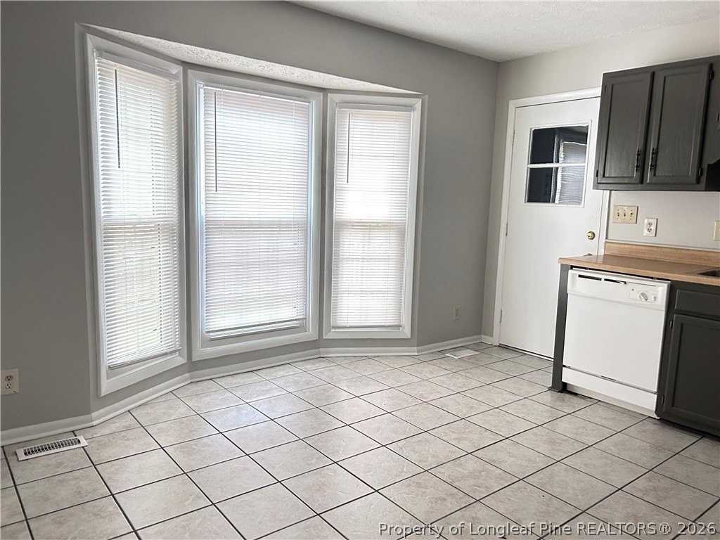 423 Offing Dr - Photo 3 of 5