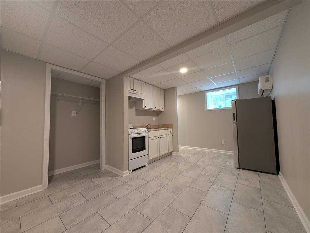 3548 Main St #8 - Photo 6 of 9
