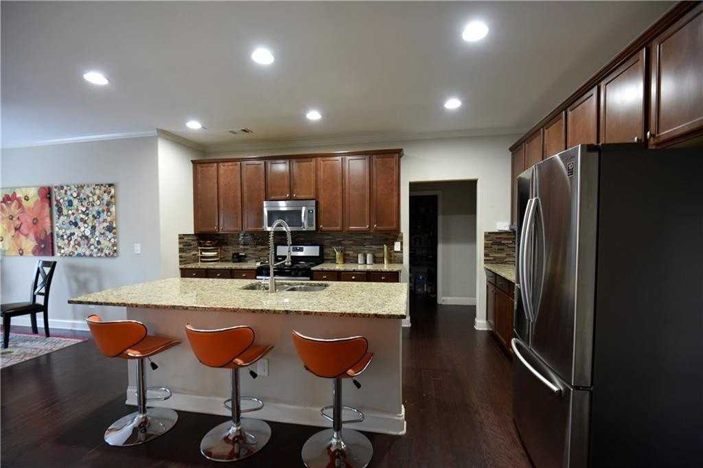 1805 Kingsbridge Ct - Photo 6 of 50