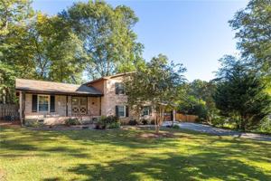 featured image of 3247 Clearview Dr Sw