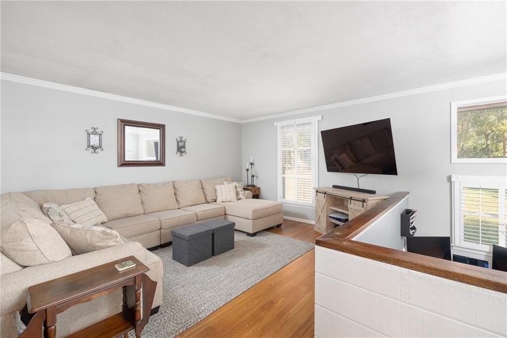 3247 Clearview Dr Sw - Photo 3 of 19