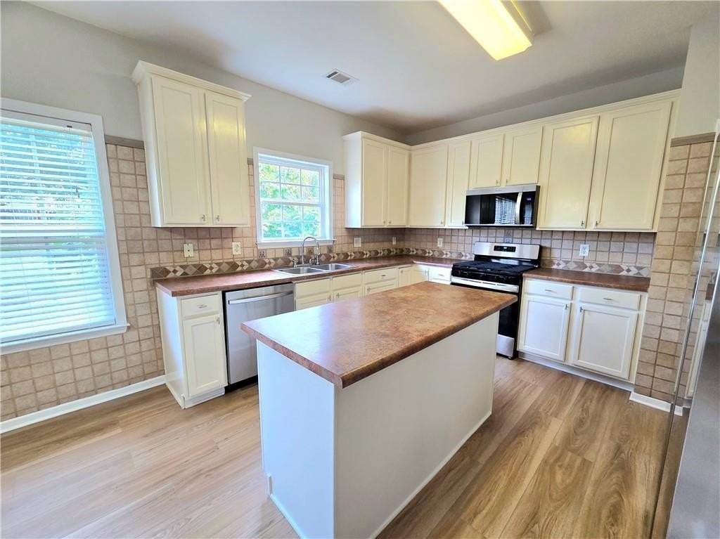 621 Roxtree Ct - Photo 5 of 25