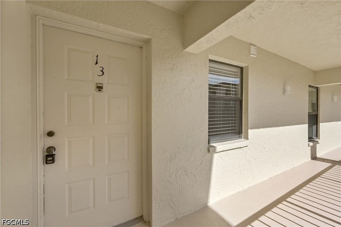 8474 Charter Club Cir #13 - Photo 5 of 32