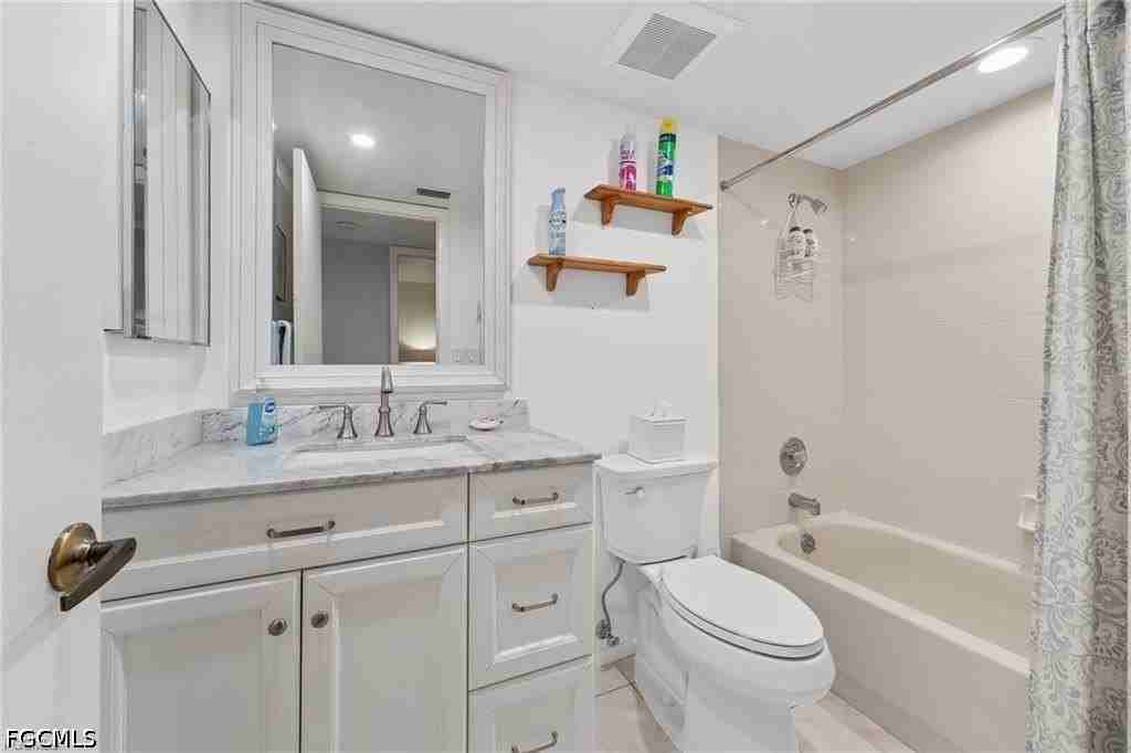 5890 Trailwinds Dr #522 - Photo 4 of 30