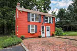featured image of 89 Middletown Rd #REAR