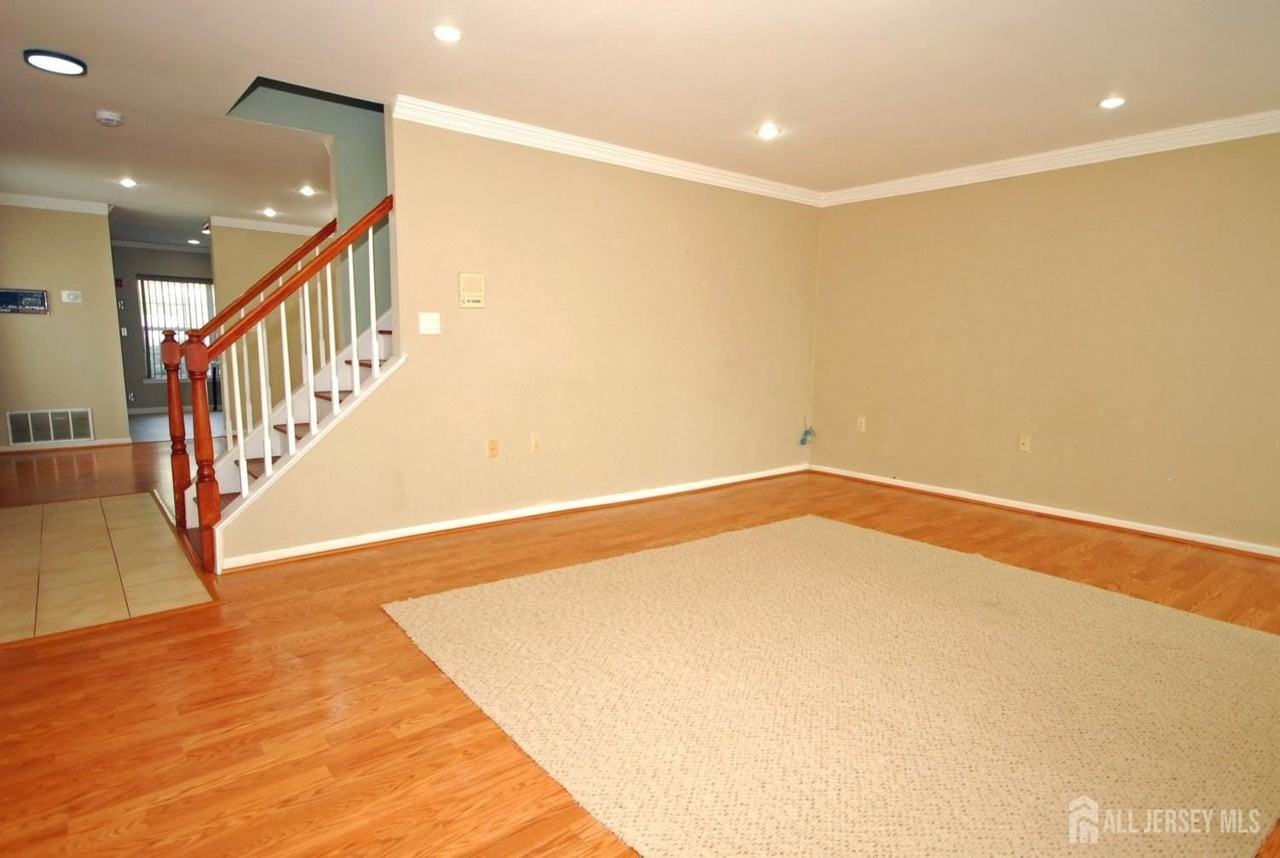 96 Brewster Cir - Photo 5 of 29