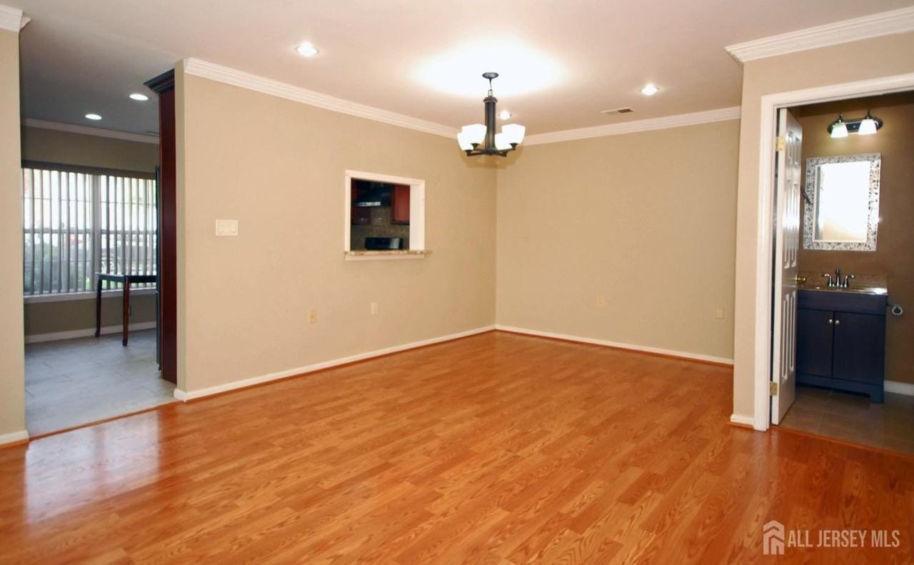96 Brewster Cir - Photo 6 of 29