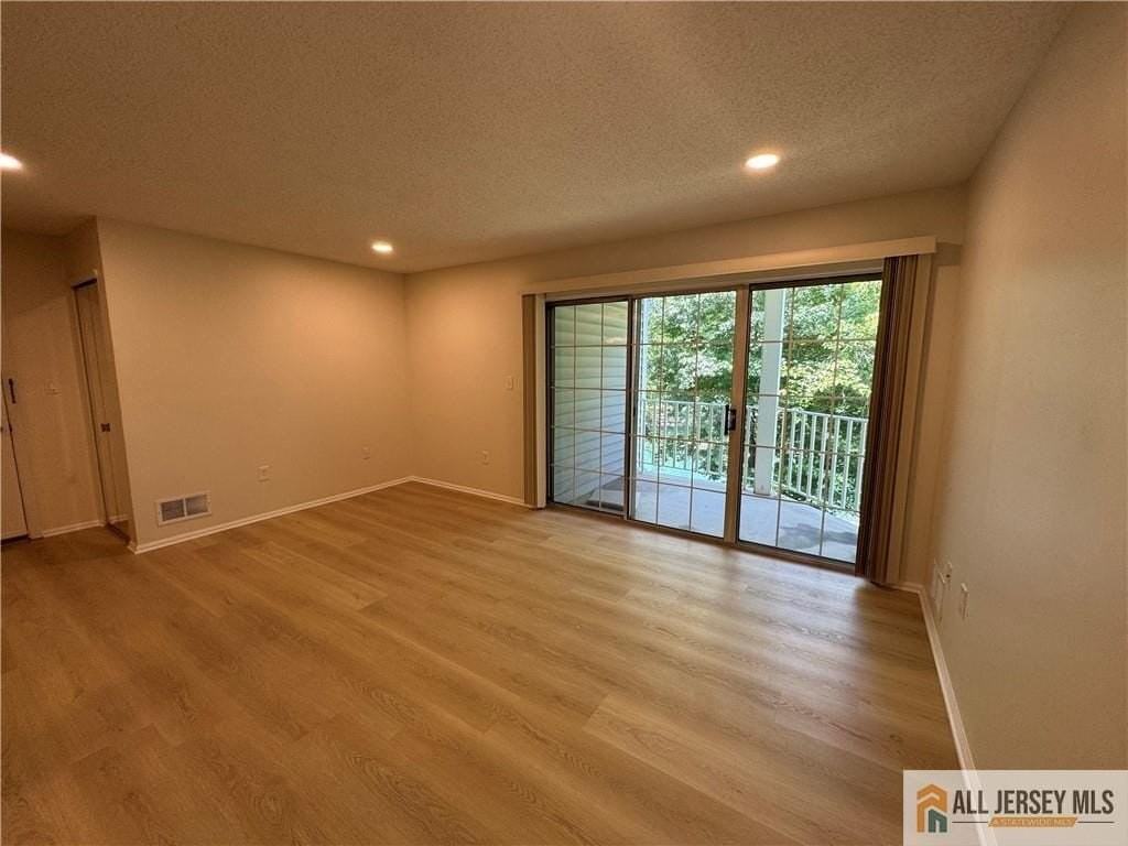 7 Sheffield Ct - Photo 4 of 18