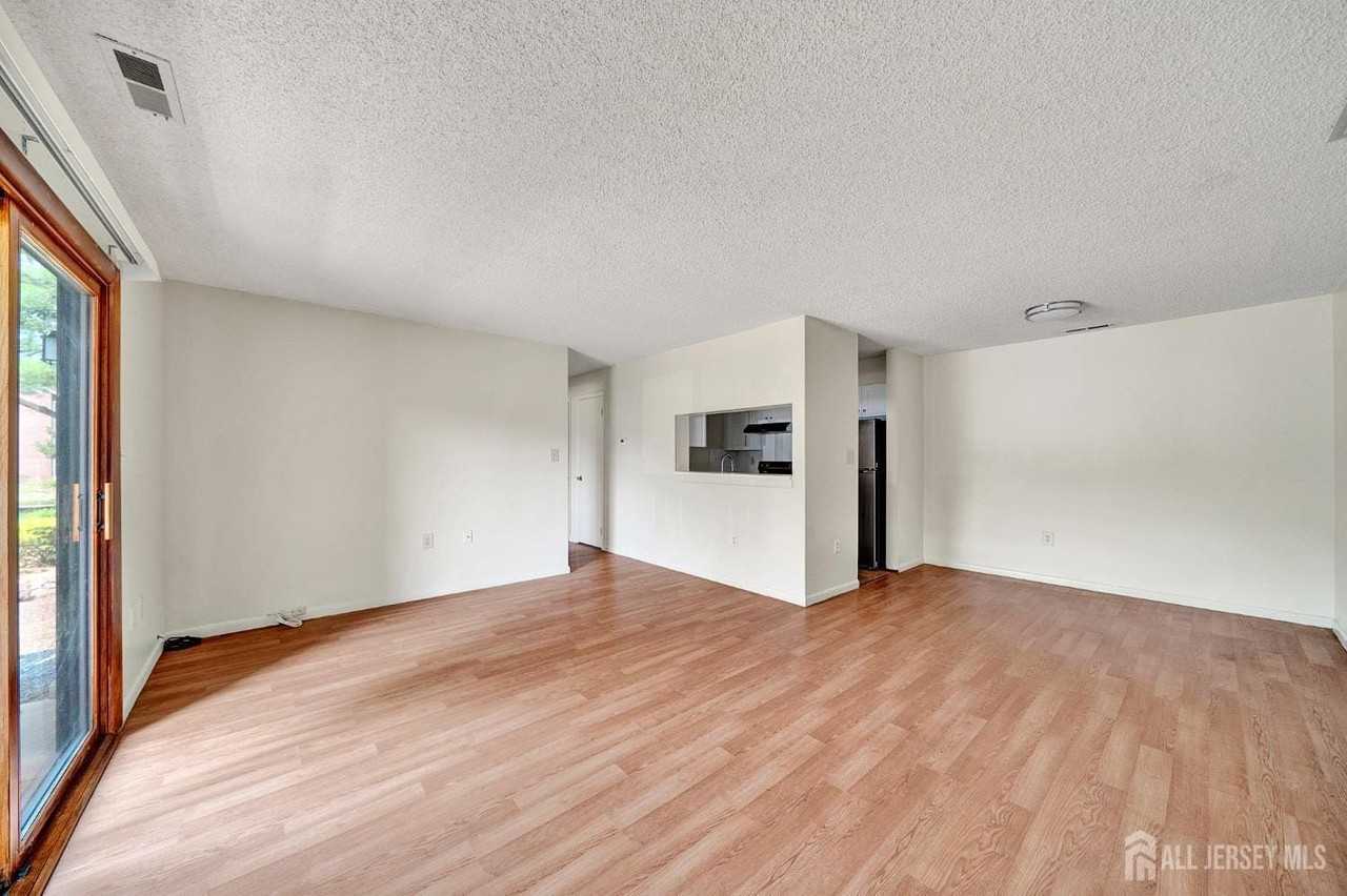 601 Ravens Crest Dr - Photo 3 of 19