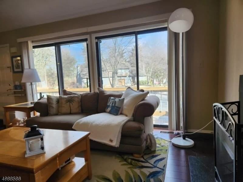 64 Sycamore Ct - Photo 4 of 27
