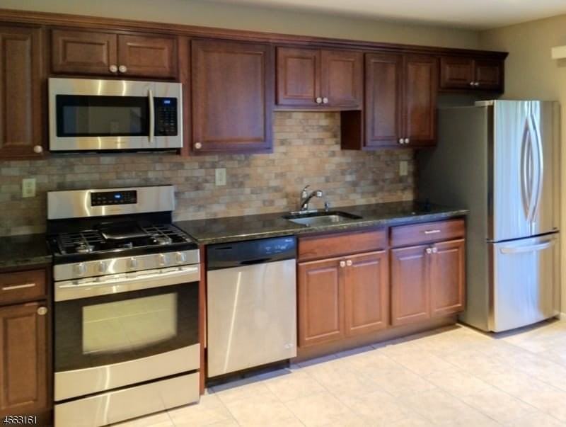 64 Sycamore Ct - Photo 5 of 27