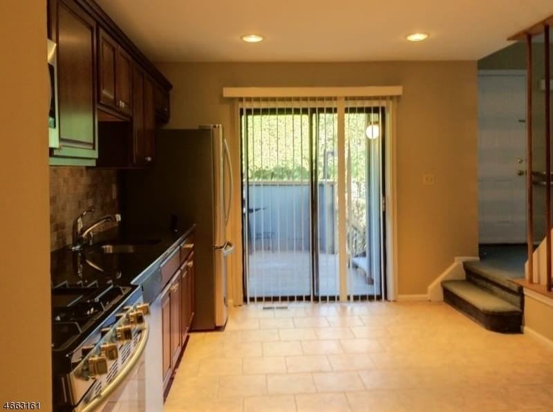 64 Sycamore Ct - Photo 6 of 27