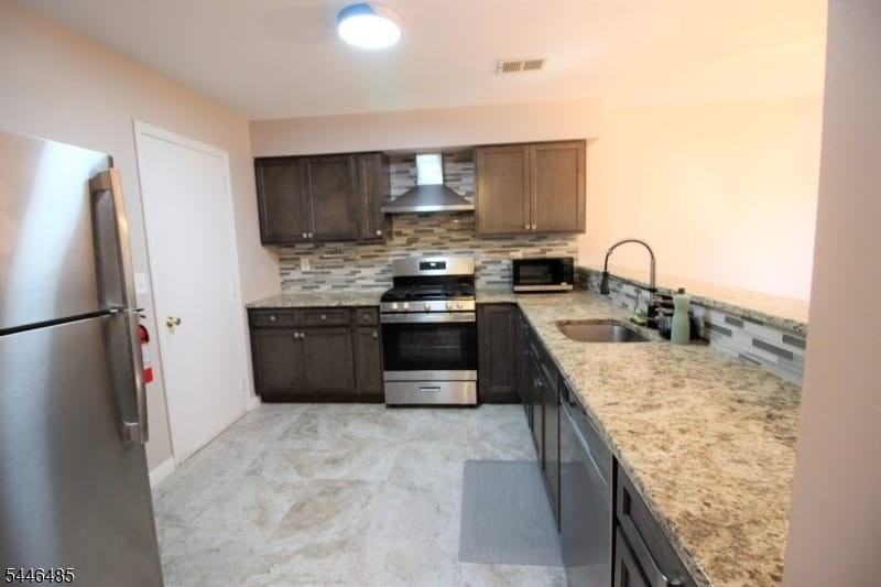 83 Winchester Way - Photo 4 of 22