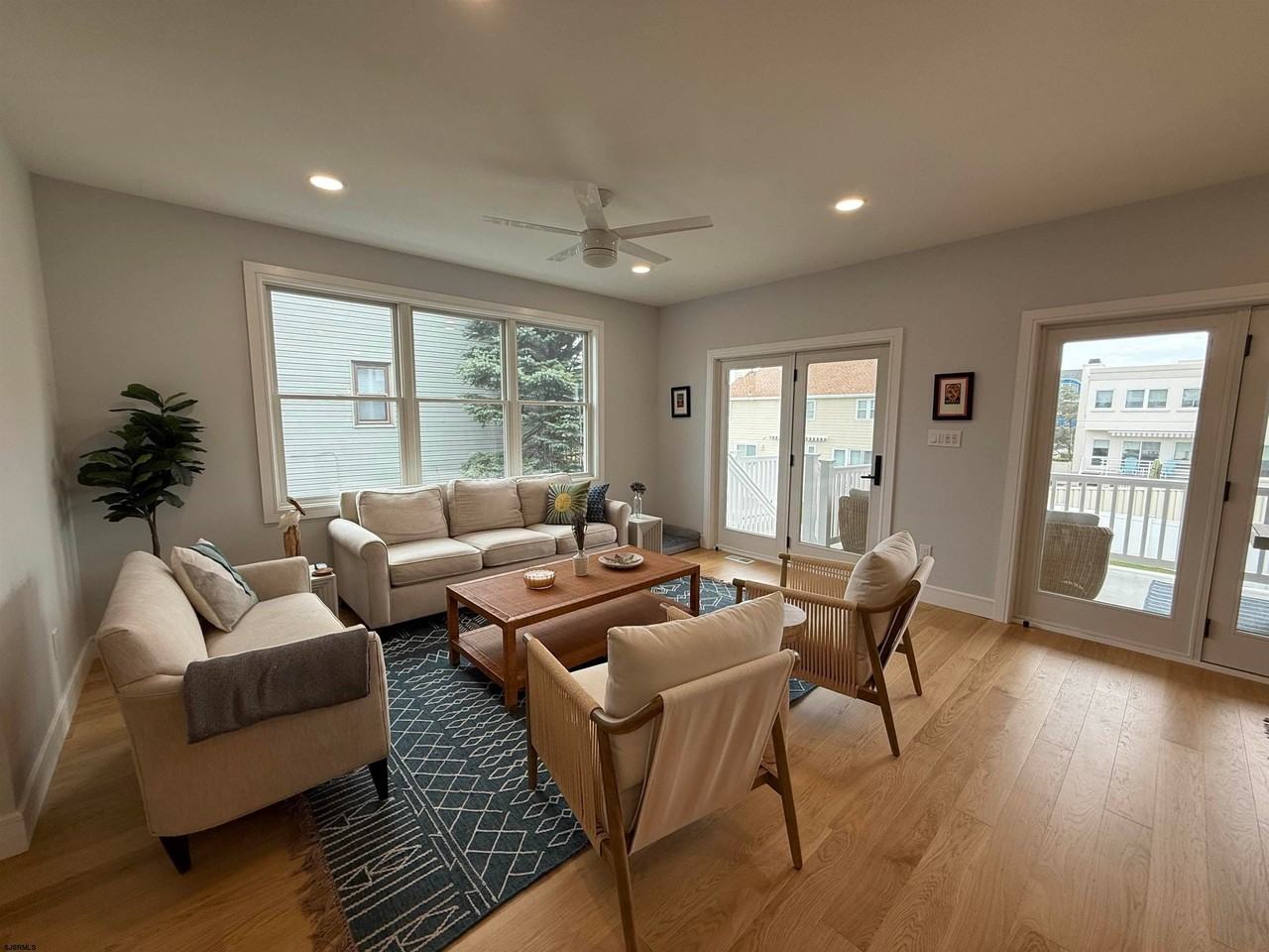 7607 Burk Ave - Photo 7 of 50