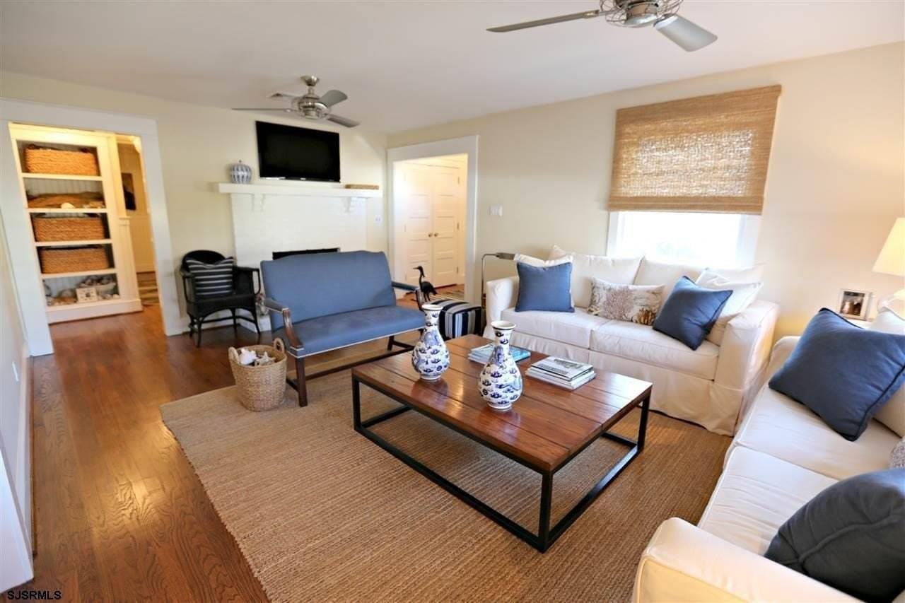 8102 Marshall Ave - Photo 4 of 23