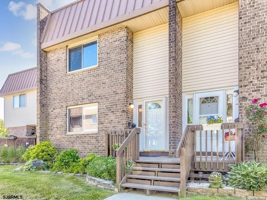 801 Dudley Ct #1402 - Photo 3 of 41