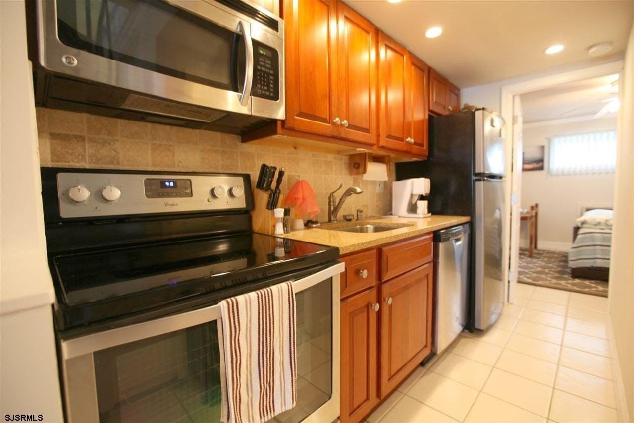 9510 Amherst Ave - Photo 4 of 18