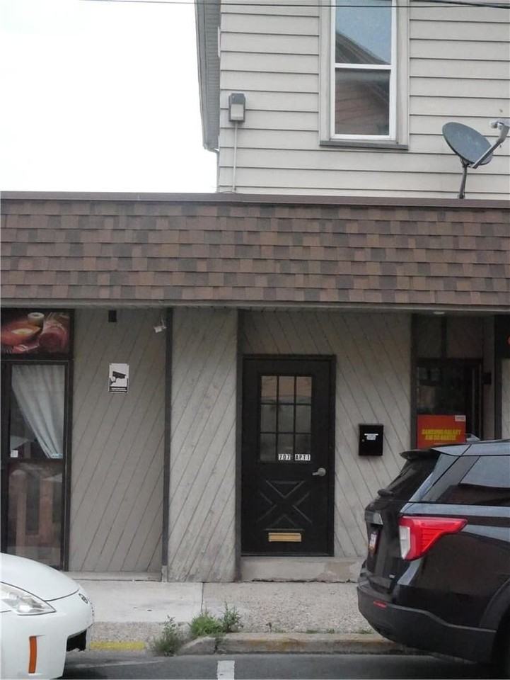 707 Wood Ave