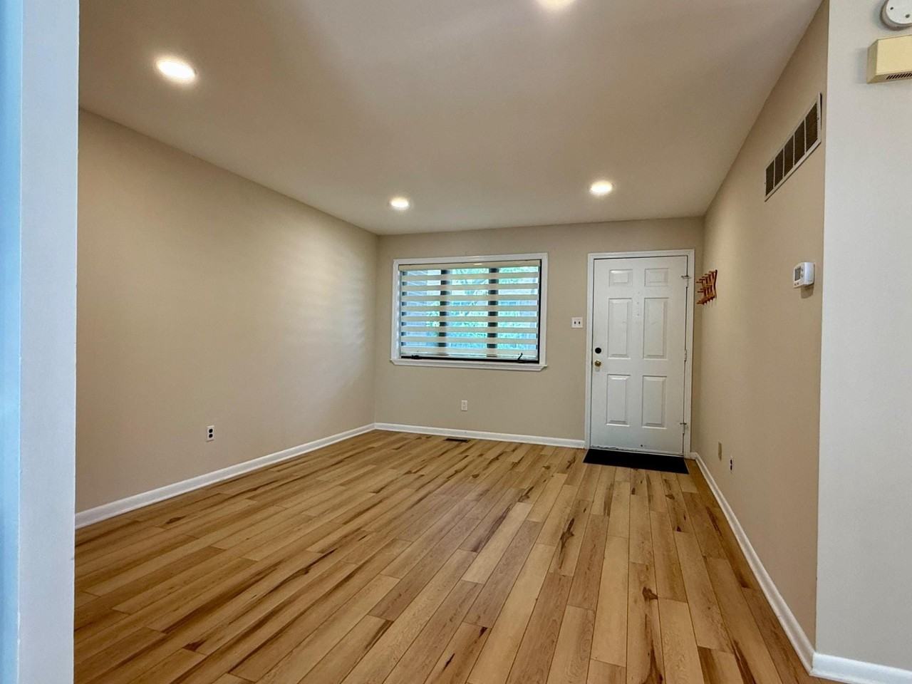 5545 Doral Dr - Photo 3 of 28
