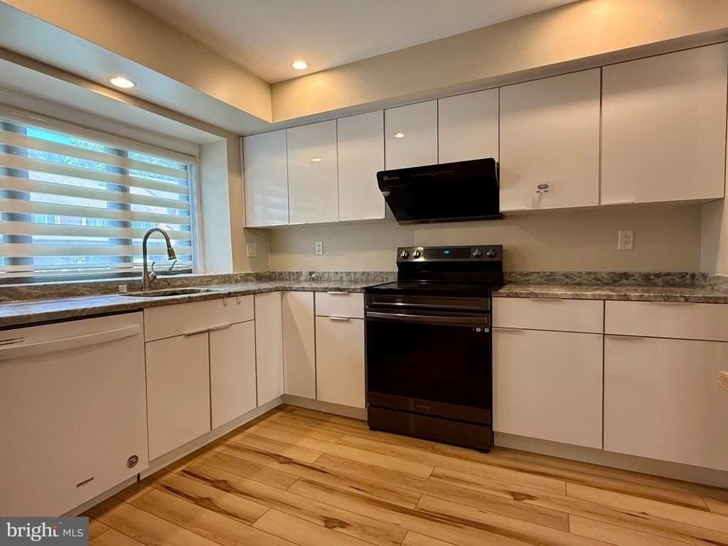 5545 Doral Dr - Photo 5 of 28