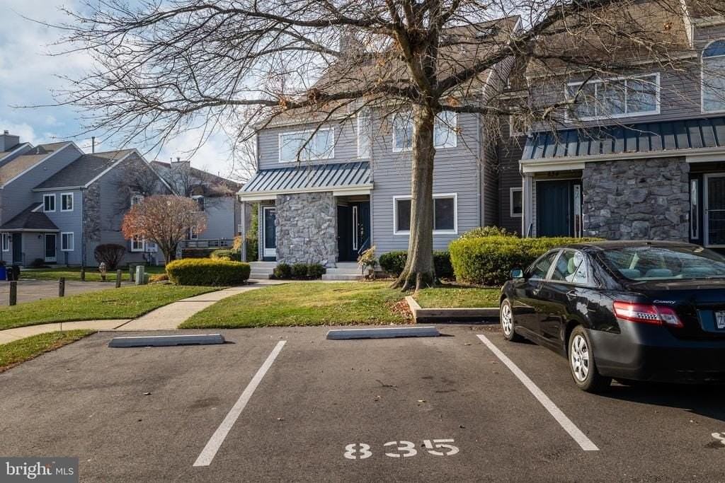 835 Chanticleer - Photo 2 of 48