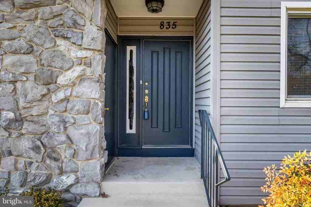 835 Chanticleer - Photo 5 of 48