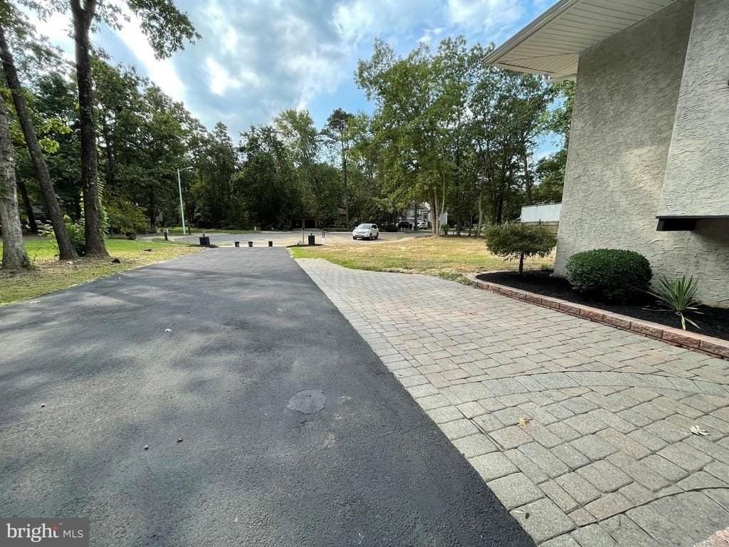 802 Salem Ct - Photo 4 of 35