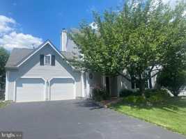 featured image of 6 Wyckoff Dr