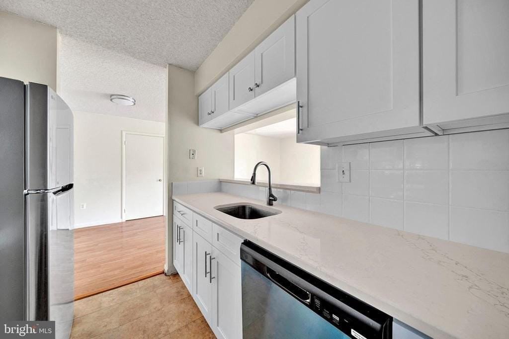 601 Ravens Crest Dr - Photo 6 of 18