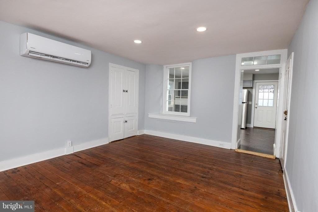 6192 Lower York Rd #B - Photo 5 of 10