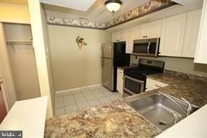 681A Rose Hollow Dr - Photo 4 of 21