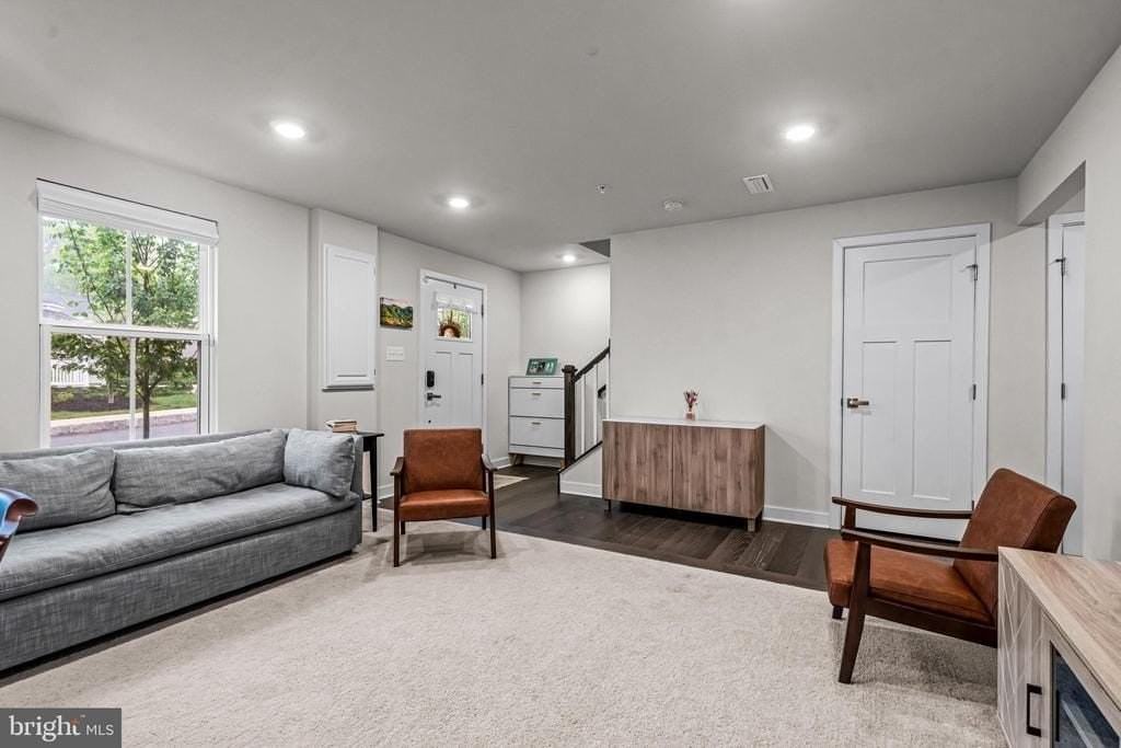 117 Kenneth Ln - Photo 6 of 45