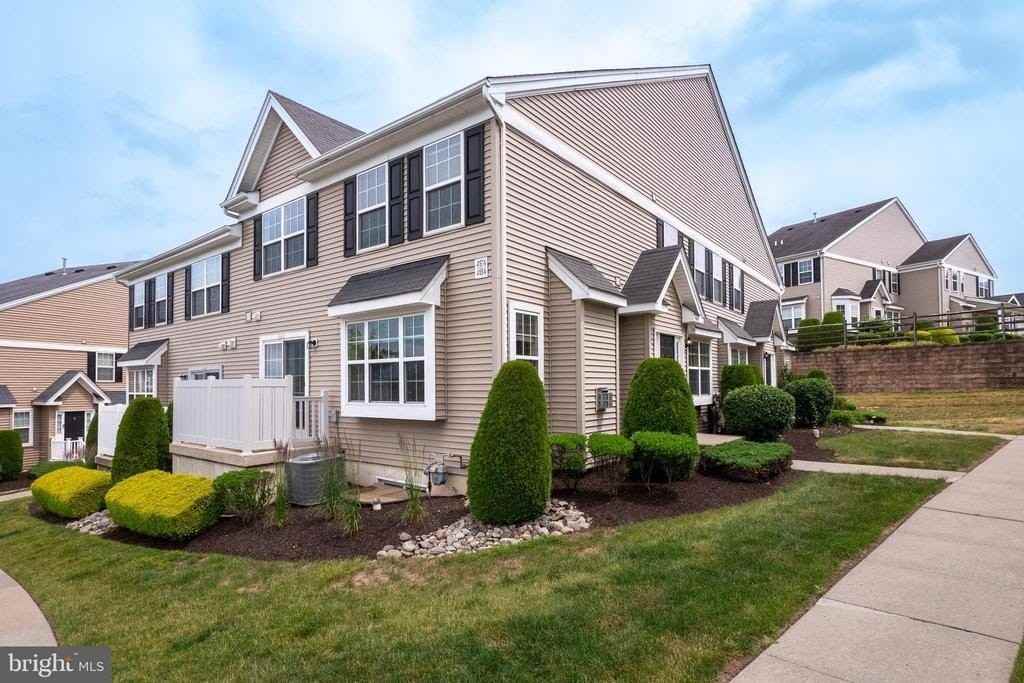 4165 Bunker Hill Dr N - Photo 2 of 25