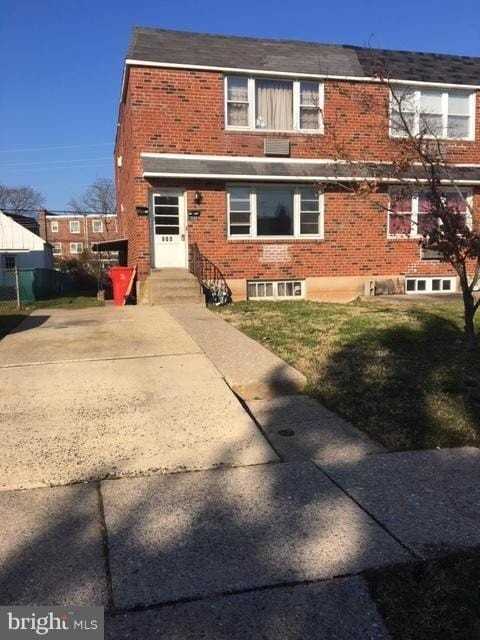 805 Selma St - Photo 2 of 12