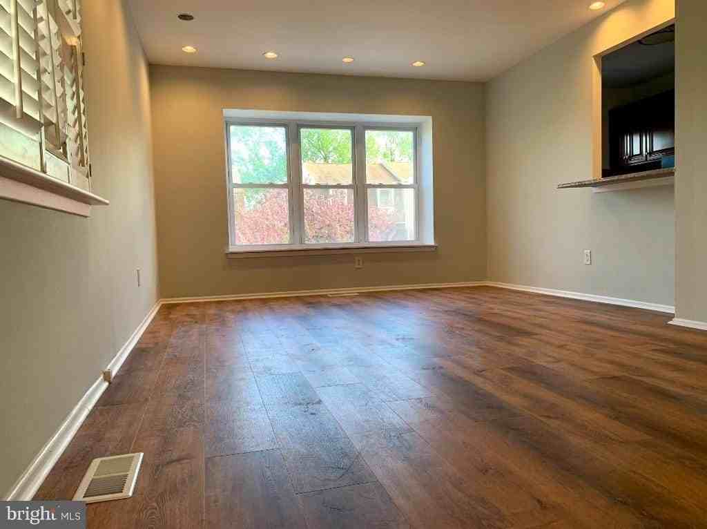 9358 Neil Rd #A - Photo 6 of 27