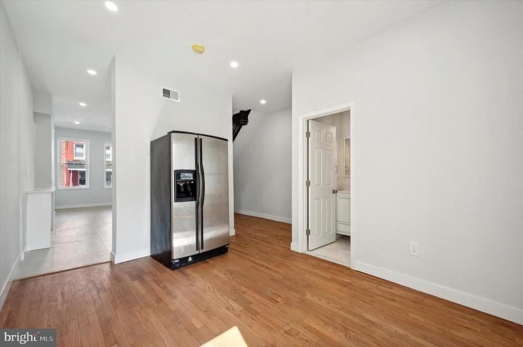 647 N 33rd St - Photo 3 of 17