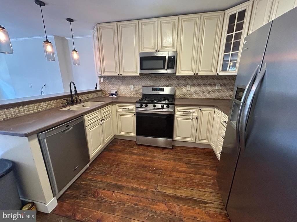 748 S Harshaw St - Photo 7 of 23