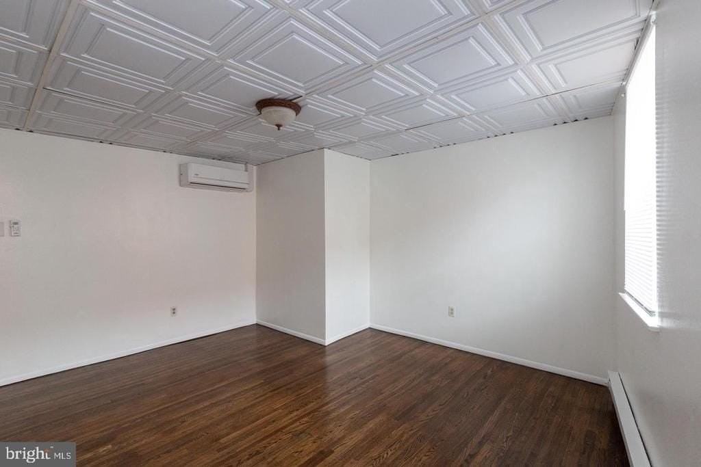 929 S 8th St - Photo 2 of 10