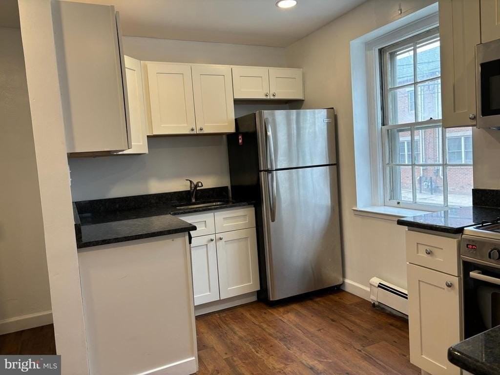 676 Perth Pl - Photo 2 of 43